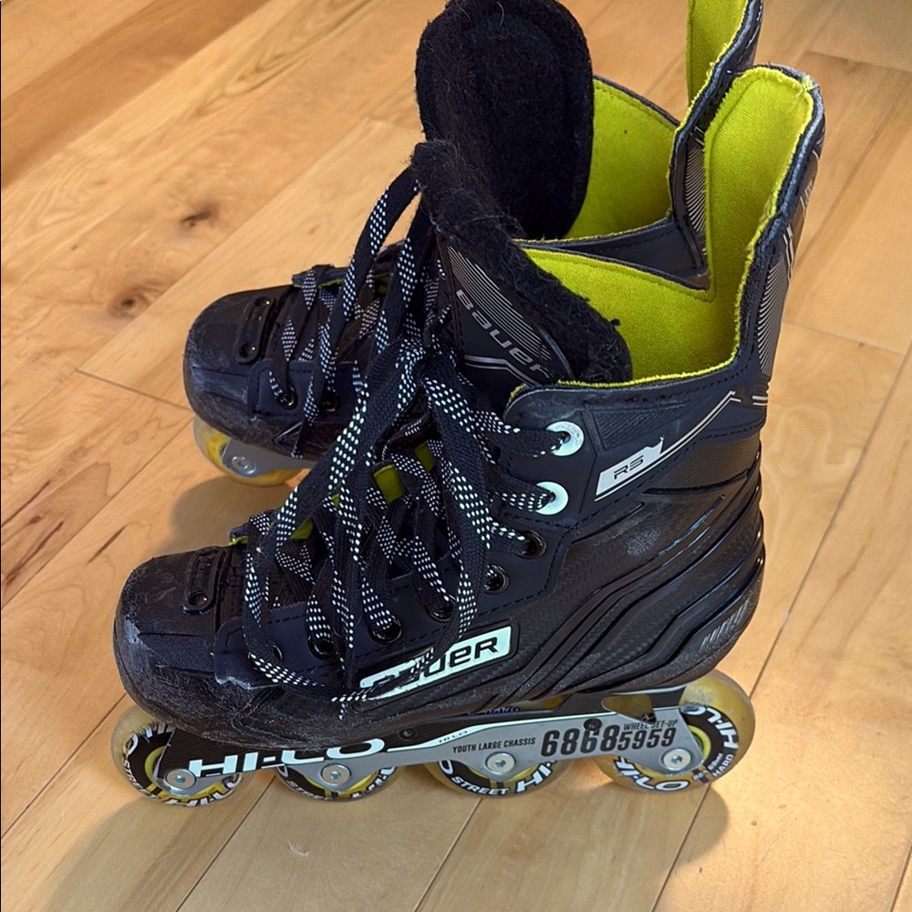 Bauer RS Hi-Lo roller blades
Youth Size 2.5